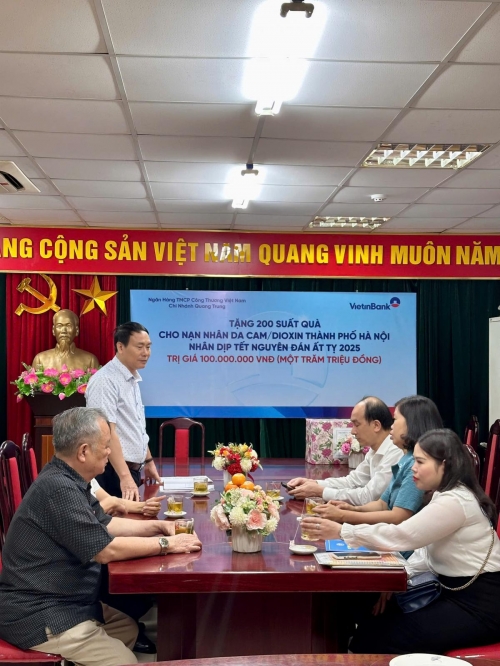 LÃNH ĐẠO SỞ NỘI VỤ THĂM, ĐỘNG VIÊN VÀ TẶNG QUÀ VĂN PHÒNG THÀNH HỘI NHÂN DỊP KỶ NIỆM 50 NĂM GIẢI PHÓNG HOÀN TOÀN MIỀN NAM THỐNG NHẤT ĐẤT NƯỚC (30/4/1975 - 30/4/2025)