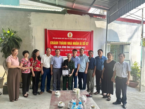 THƯỜNG TRỰC HỘI NẠN NÂN CHẤT ĐỘC DA CAM/DIOXIN THÀNH PHỐ HÀ NỘI DỰ LỄ KHÁNH THÀNH BÀN GIAO NHÀ TÌNH NGHĨA TẶNG HAI NẠN NHÂN CHẤT ĐỘC DA CAM THUỘC 2 XÃ ỨNG HÒA VÀ  ỨNG THIÊN THÀNH PHỐ HÀ NỘI